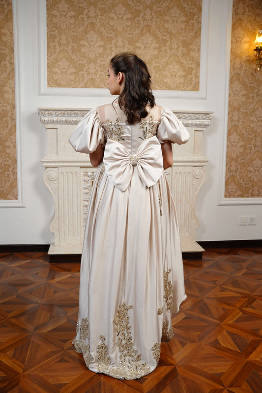 The Essence of Silk — A Touch of Luxury in Every Thread